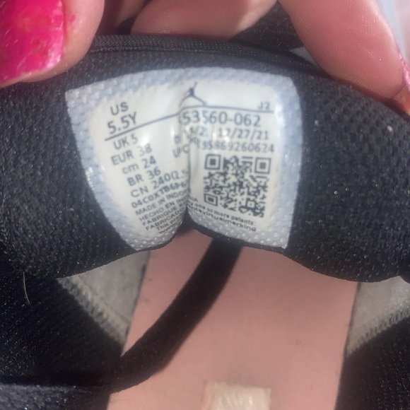 Nike Air Jordon - Picture 7 of 8